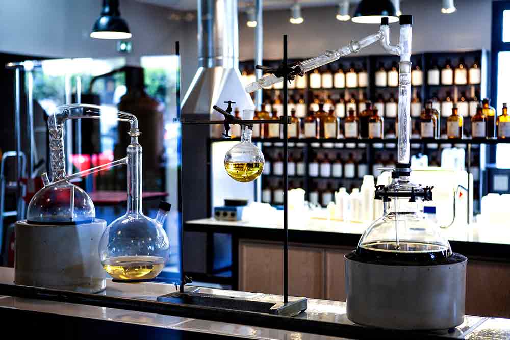 Laboratory for the creation of molecular perfumes Laboratory for the creation of molecular perfumes